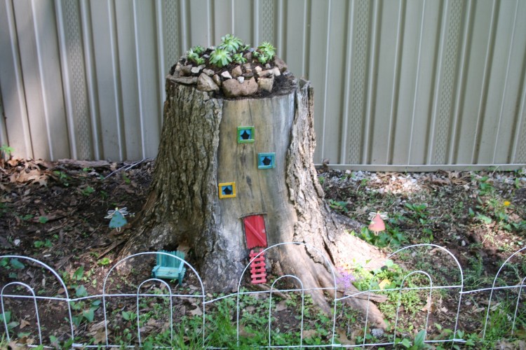 fairy house w garden 1